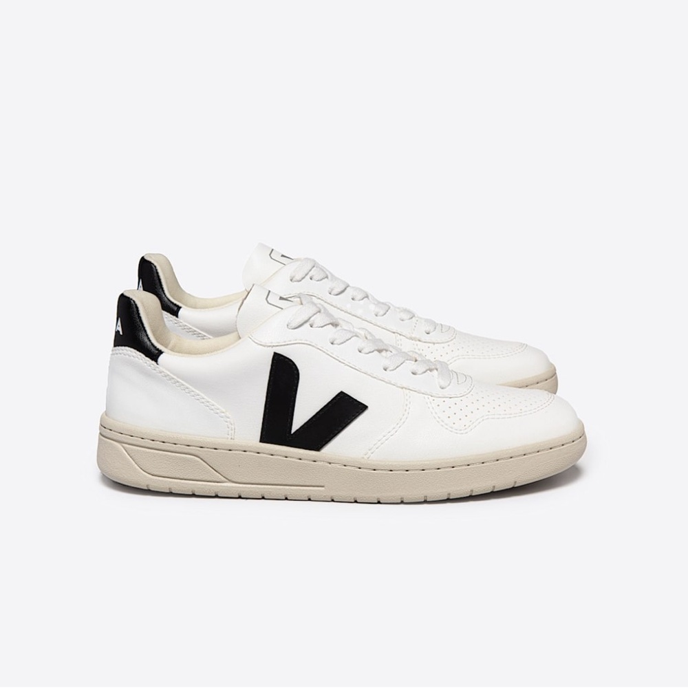 VEJA Men’s Classic style sneakers